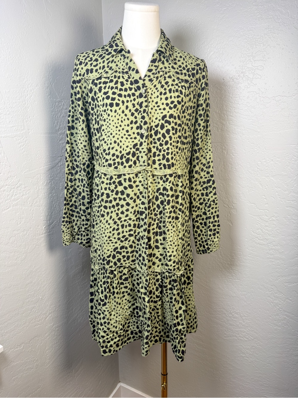 Margaux Riviera Boho Green Leopard Print Tiered Shirt Dress Size M